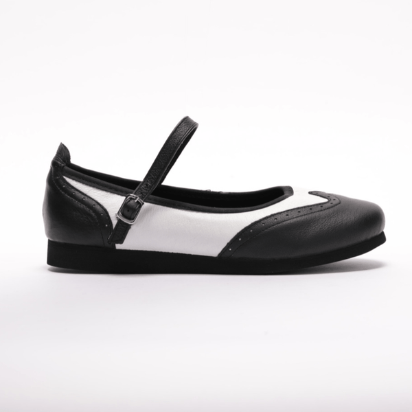 Premium women's rock and roll Mary janes dance flats in black and white leather wingtip 