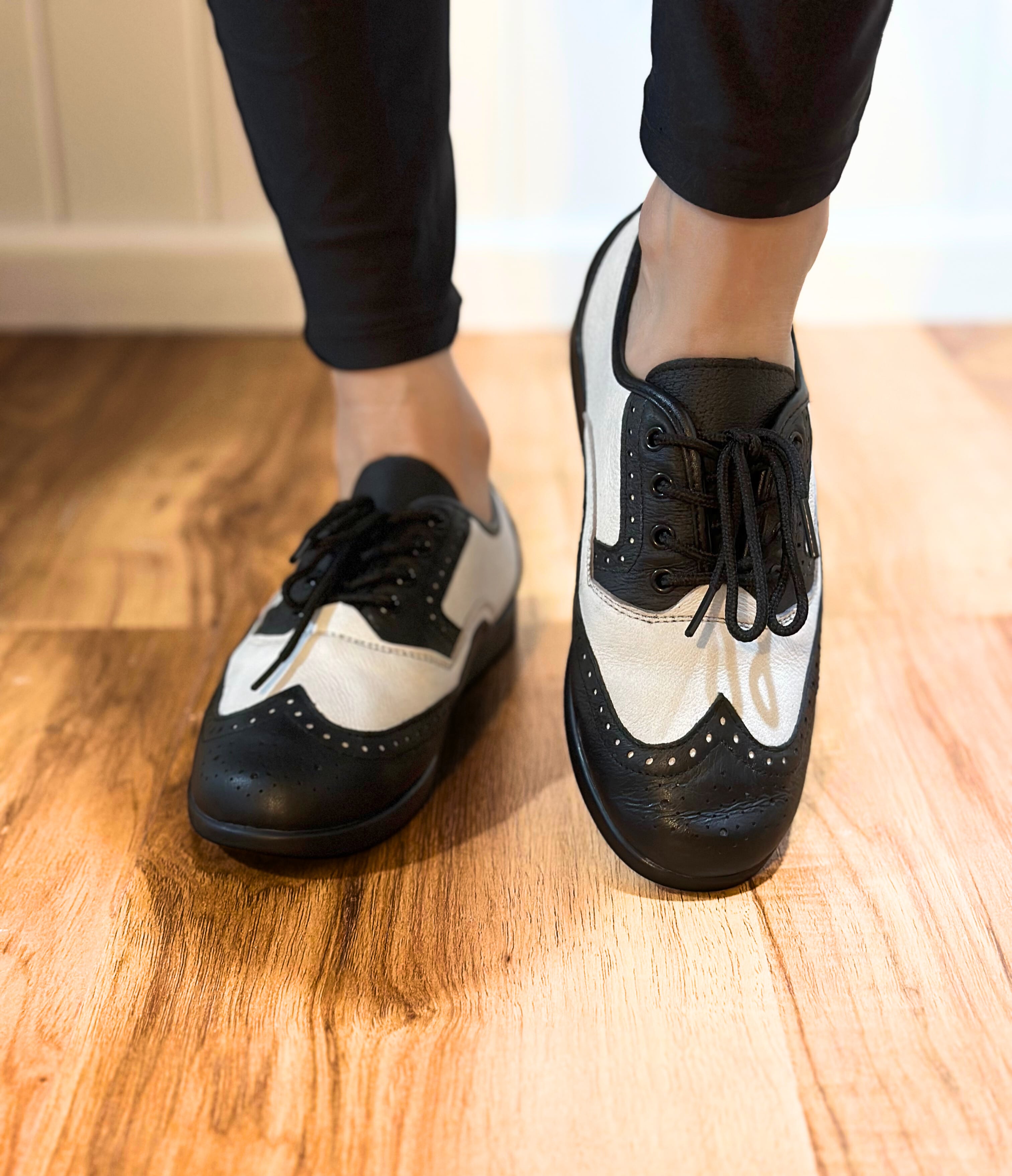 7821BW-1 Ladies, Classic, Brogue, Wingtip, Black And White Leather, wi