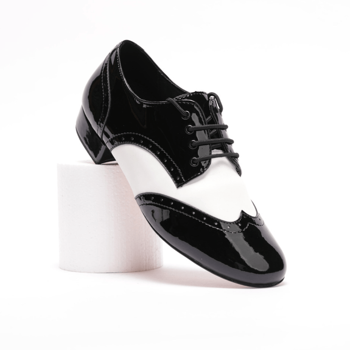 Premium men's brogue wingtip leather sole dance shoes in black patent and white leather